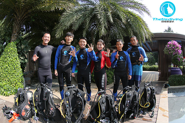 12/12正式上線！PADI 最新課程【休閑潛水員Resort Diver】 丨 一天拿證，潛遍全球